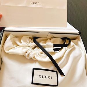 new 98%++fullbox, no bill 100% auth, free ship 2300CAD, used 2 times